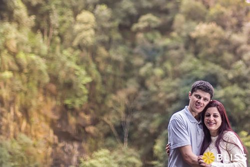 Ensaio fotográfico externo de casal realizado por Bliss Fotografia no parque Unilivre em Curitiba.